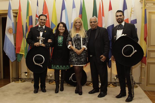 58_MT_Ceron_Addetto_Culturale_Messico_Irrazabal_Crespo_e_Mariachi